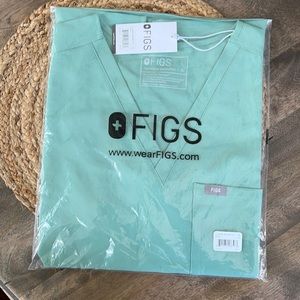 Brand new, (Jade) Catarina one pocket top, still in wrapper!